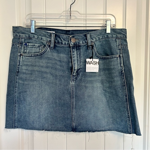 Gap | 1969 - 5 pocket Medium Wash Cut off Denim Skirt NWT Size 10 - Picture 3 of 13